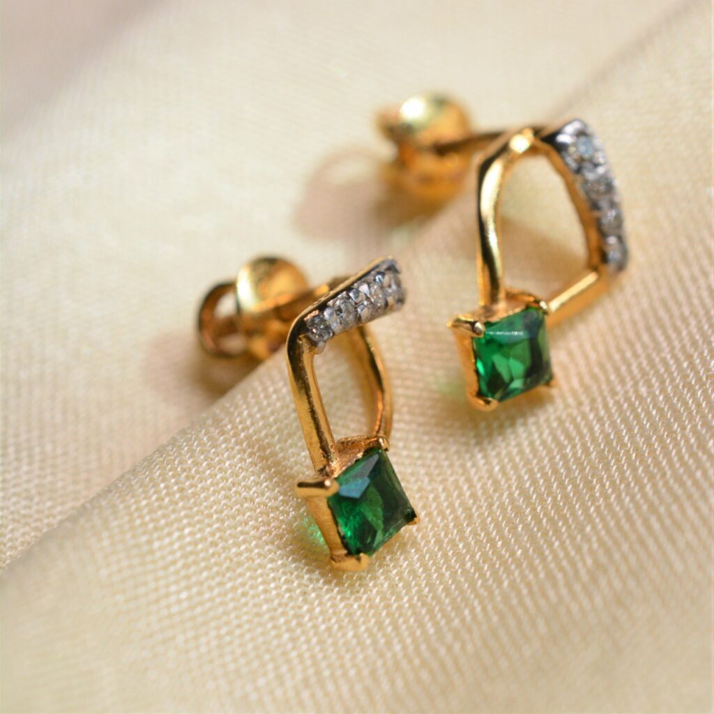 gold earring
