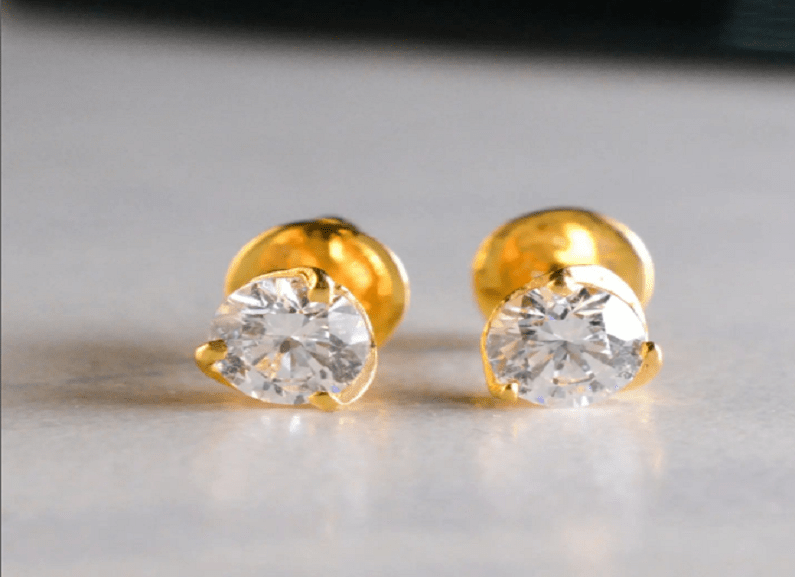 gold earrings