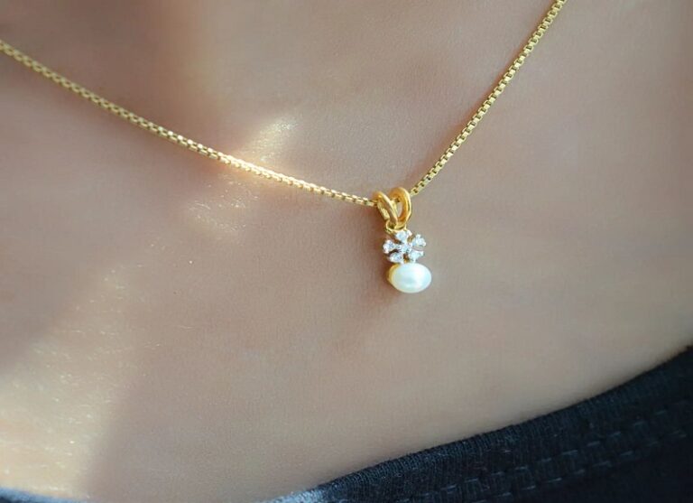 The Striking Difference Between Pendant, Locket, and Necklace Jewellery