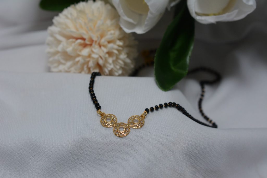 Short mangalsutra