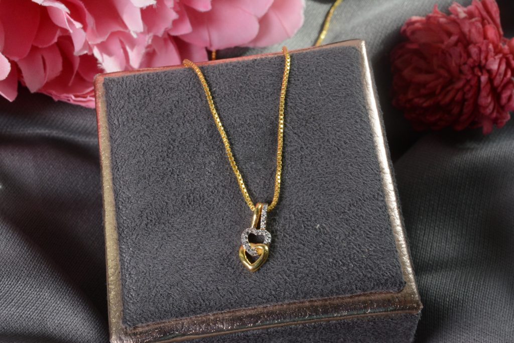 diamond pendant at dishis jewels