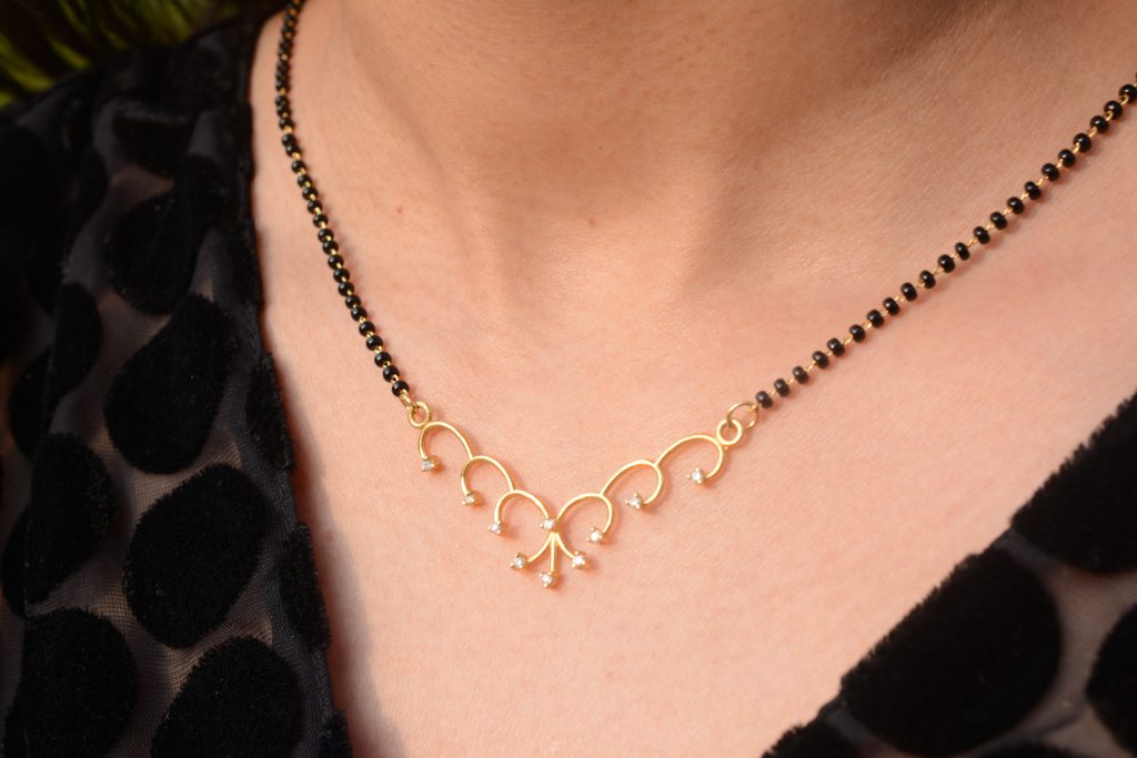 gold and diamond mangalsutra