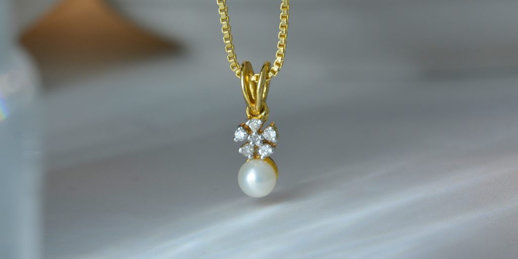 XIAQUJ Fashion Simple Bowknot Diamond Set Pearl Pendant Necklace Collar  Chain Girl Necklaces & Pendants Gold - Walmart.com