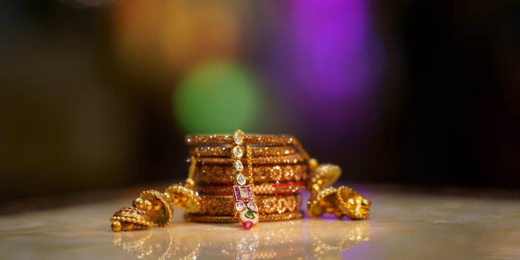 Radiate Elegance This Diwali: Must-Have Jewellery Options from Dishis Designer Jewellery
