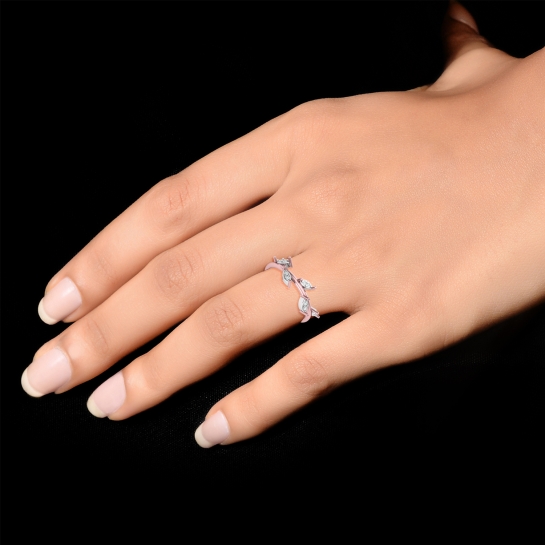 Heer Diamond Ring For Engagement