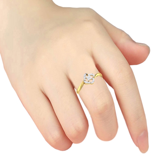 Aabroo Gold and Diamond Ring