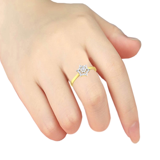 Aakanksha Gold and Diamond Ring