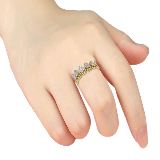 Harow Gold and Diamond Ring
