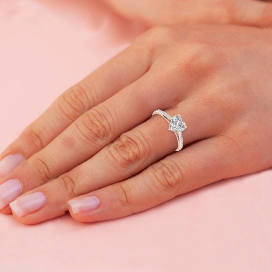 niova diamond ring