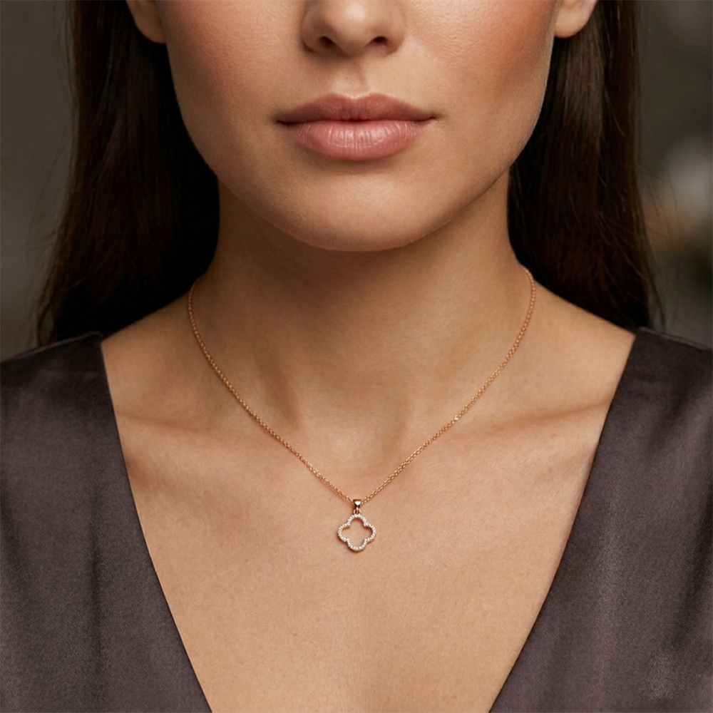 Lumière Clover Diamond Pendant
