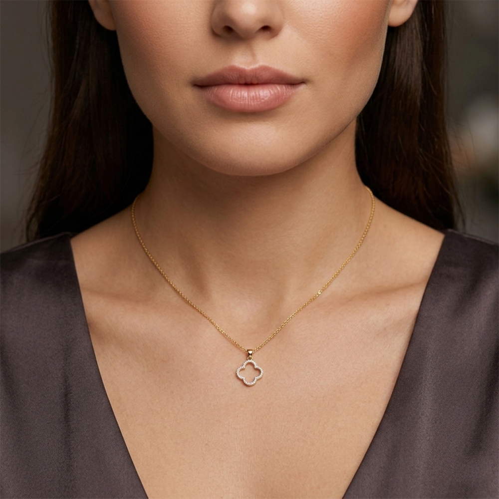 Lumière Clover Diamond Pendant