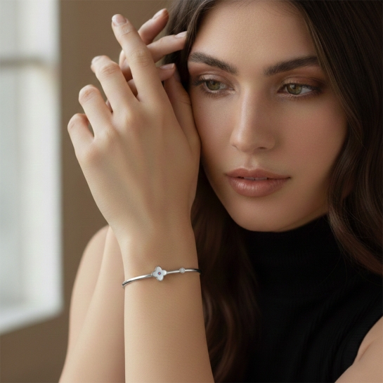 Swarn Pushp Diamond Bangle