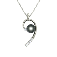 Minerva Pearl Gold and Diamond Pendant 